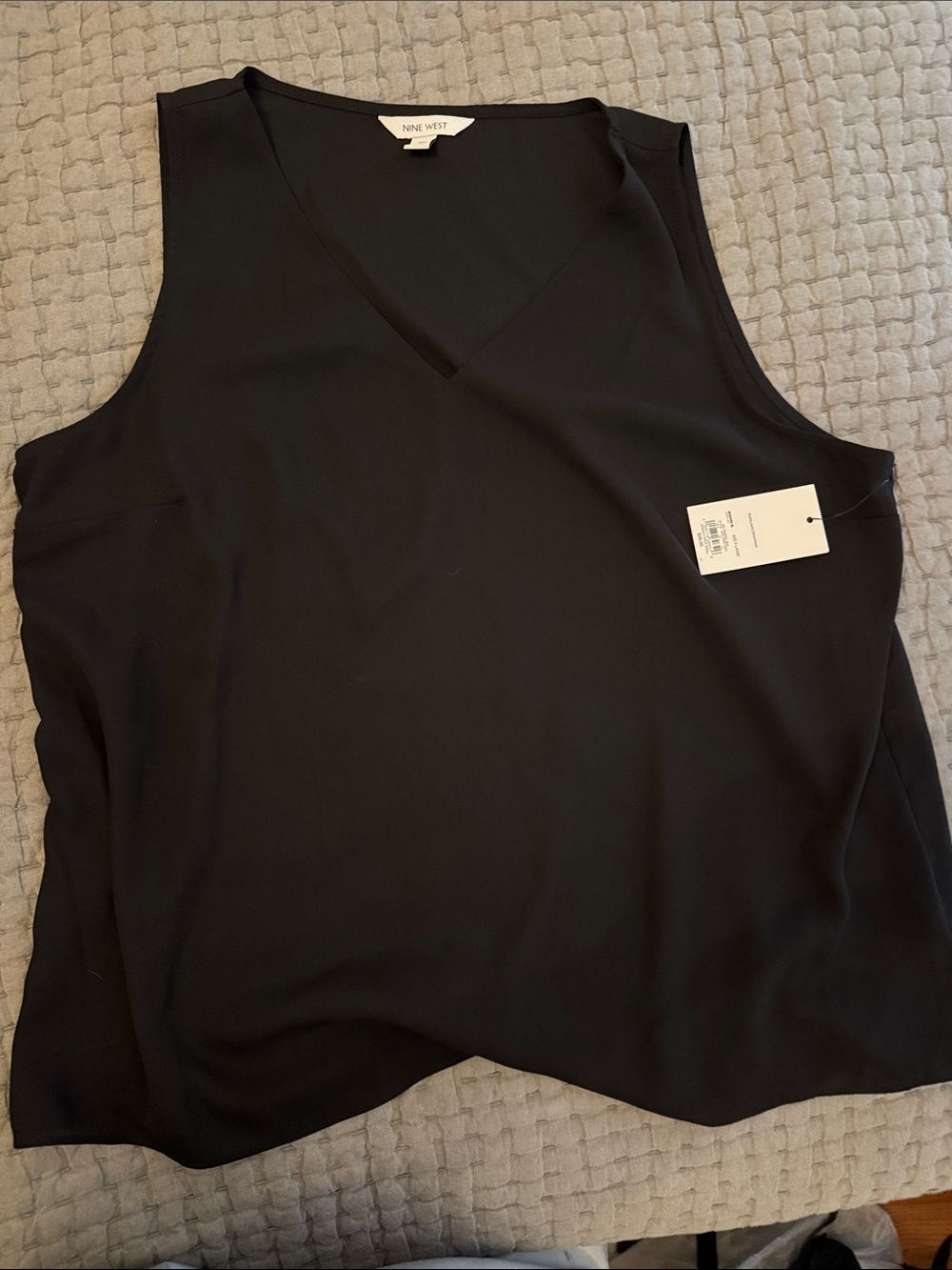 Nine West Black V-Neck Sleeveless Camisole